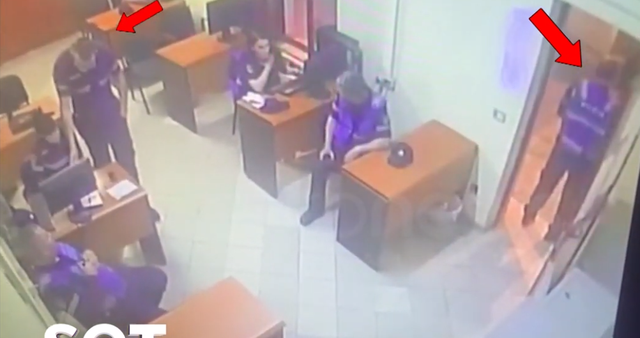  MOMENTI shokues/ VIDEO kur polici qëllon për vdekje kolegun