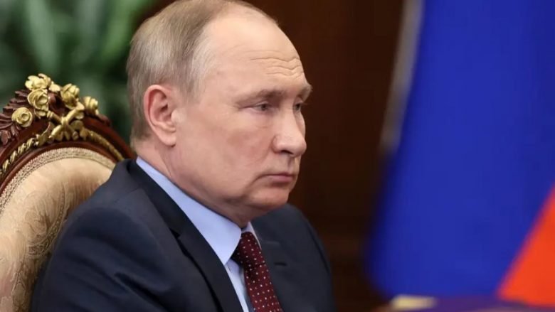  Ish-agjenti britanik: Putin do ta humb pushtetin dhe do të mbyllet në çmendi