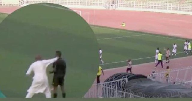  Goli në minutë të fundit ‘tërbon’ presidentin e klubit/ Hyn në fushë dhe grushton arbitrin (VIDEO)