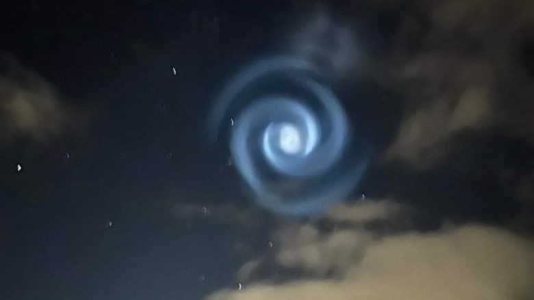 Zgjidhet misteri i spirales së çuditshme që u shfaq mbi qiellin e Zelandës së Re
