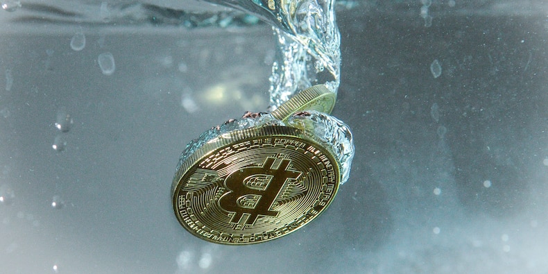  Vlera e Bitcoin ra nën 19 mijë dollarë
