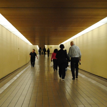  ‘Qyteti fantazmë’, banorët lëvizin përmes tuneleve nëntokësore për t’i shpëtuar të nxehtit
