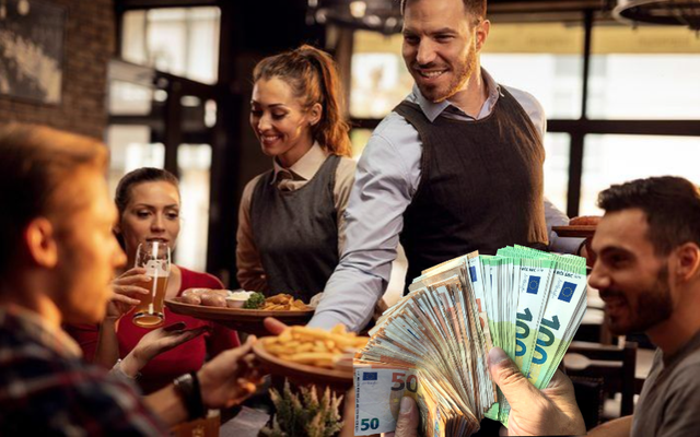  Sa paguhen kamarierët në vende të ndryshme të botës?/ SHIFRAT