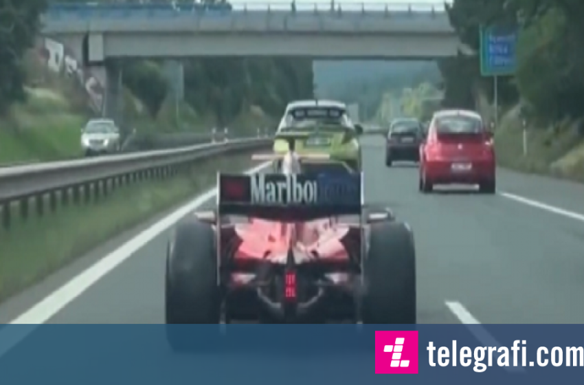  Ferrari i Formula 1 dhuron spektakël në autostradën çeke