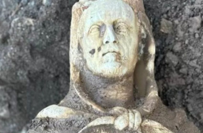  Statuja antike e Herkulit zbulohet gjatë punimeve në një kantier në Romë!